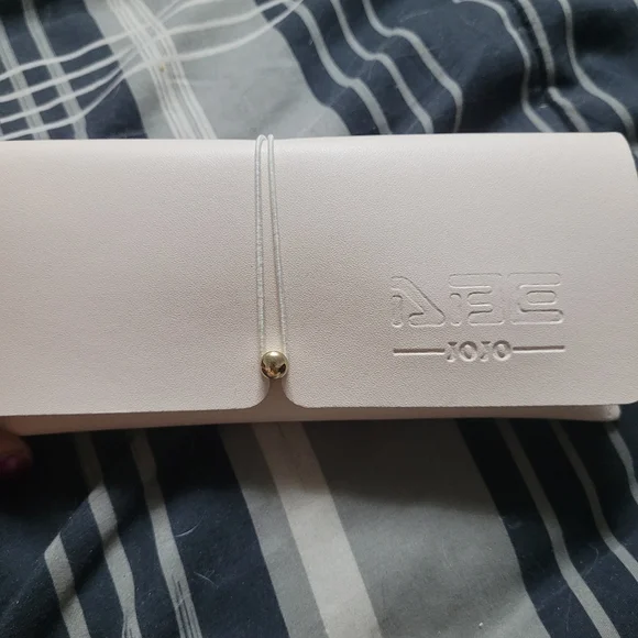 JINS White Eyewear Case - Picture 1 of 5